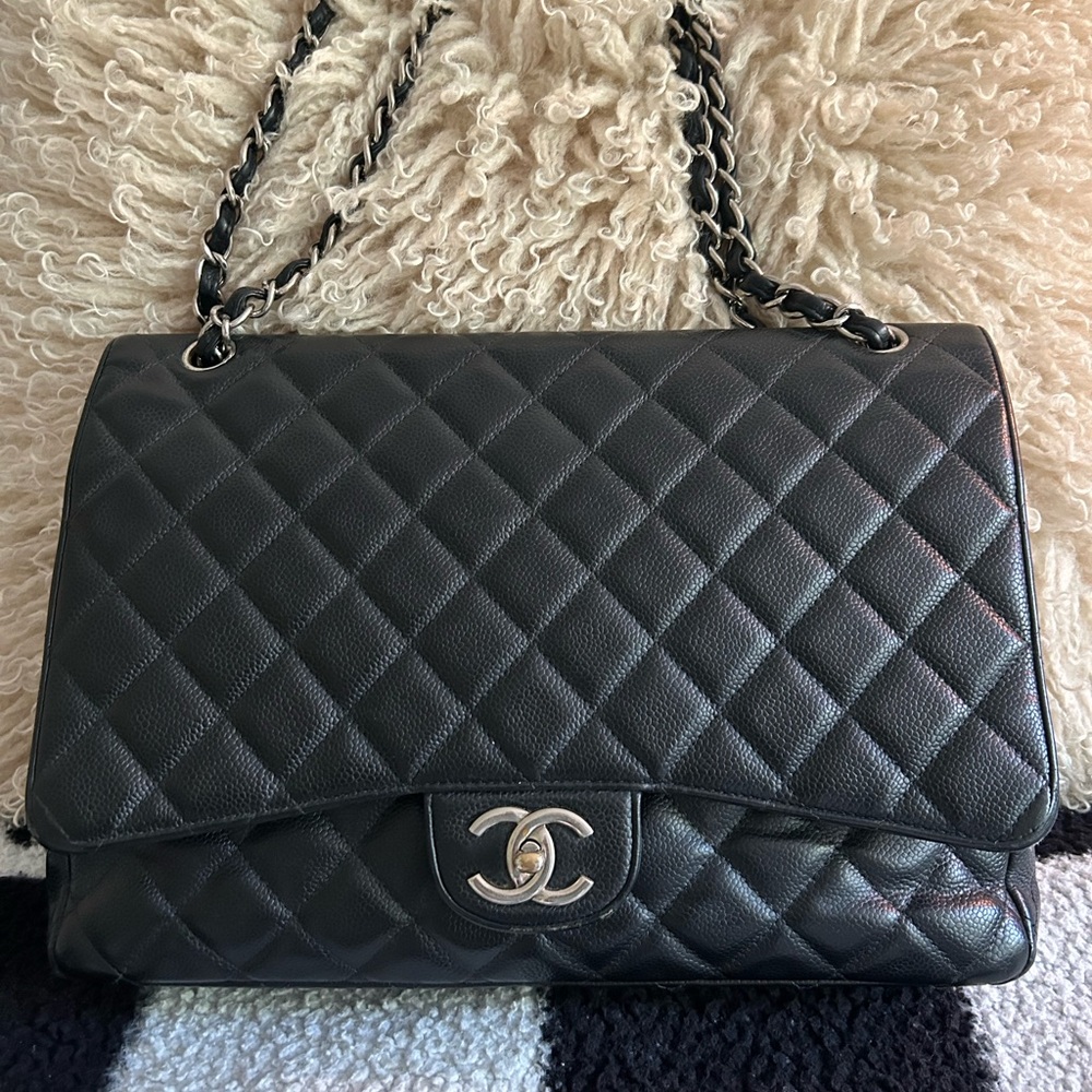 CHANEL Black Quilted Caviar Jumbo Timeless Classic Double Flap